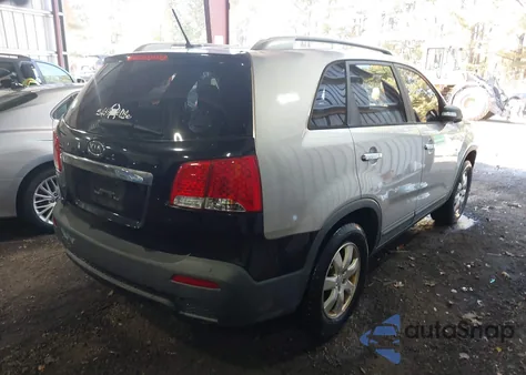 2013 Kia Sorento Lx z USA, uszkodzony, nr VIN 5XYKT3A64DG401359